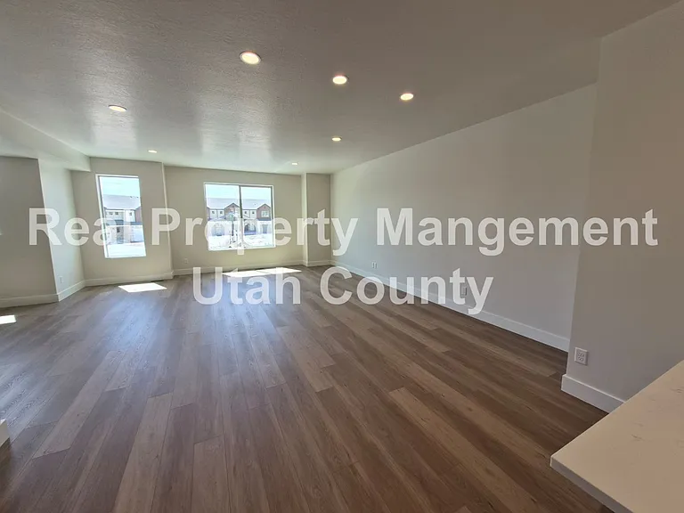 2172 E Fox Mdw — Photo 14