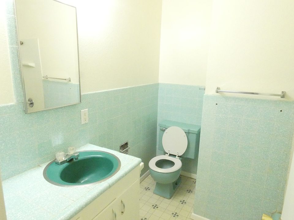 1st image of 706 Nichols Dr #A