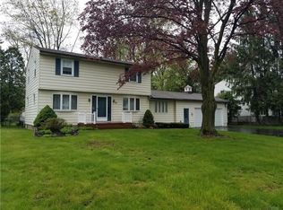 49 Kingsberry Dr, Rochester, NY 14626