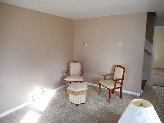 3rd image of 745 S Gladstone Ave