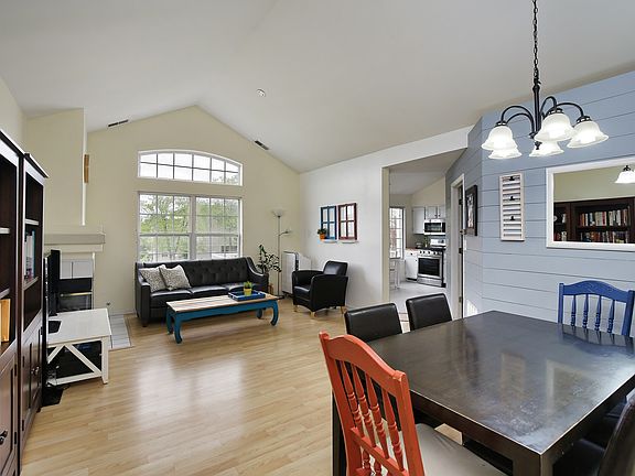 3rd image of 8934 W Heathwood Cir