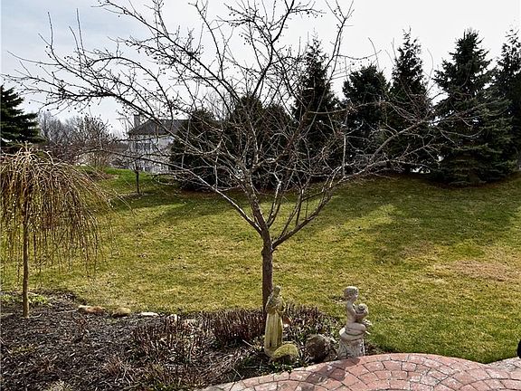 5th image of 35973 Bentley Dr