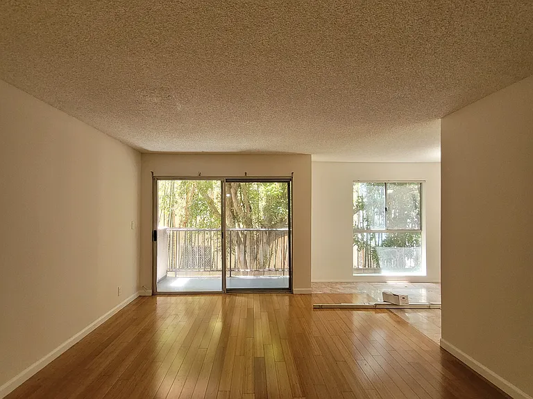 Gramercy Apartments — Photo 30