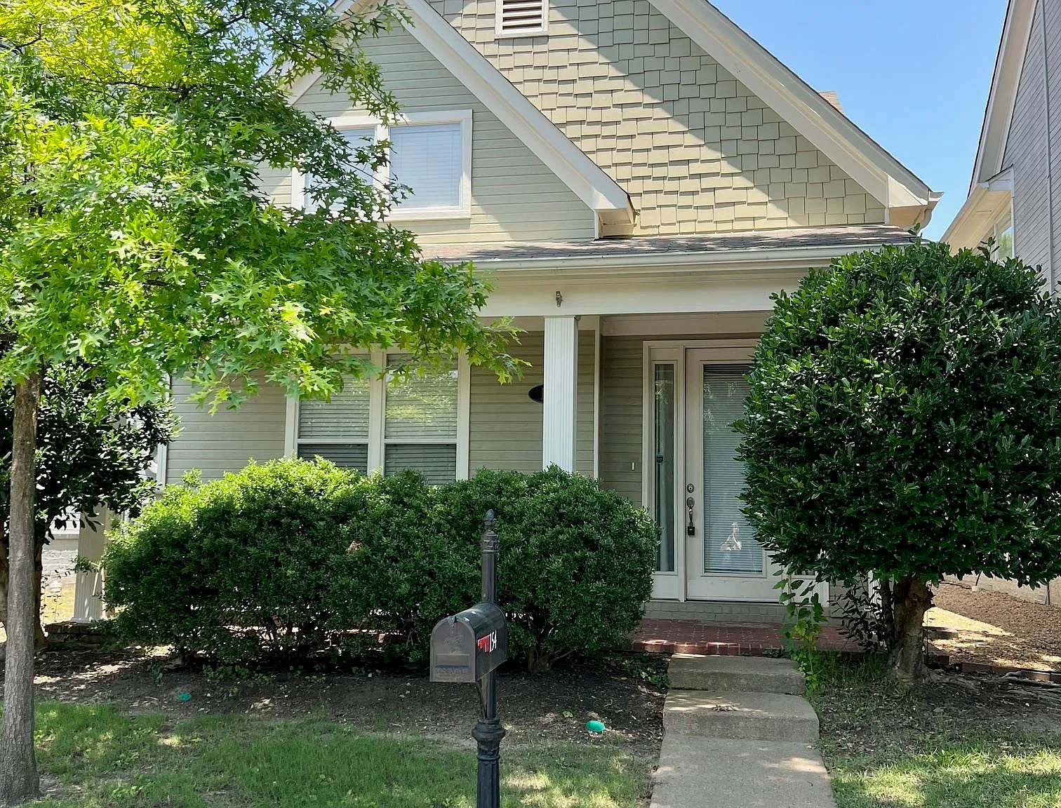 3 bed, 2.5 bath, 1638 sqft, $2,325 — Photo 1
