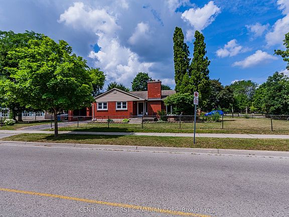 5th image of 1721 Moffatt Ave