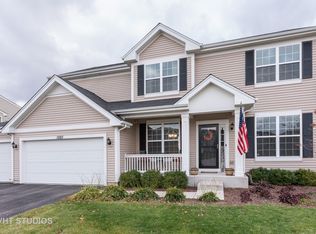 1020 Catamaran Cir, Hampshire, IL 60140