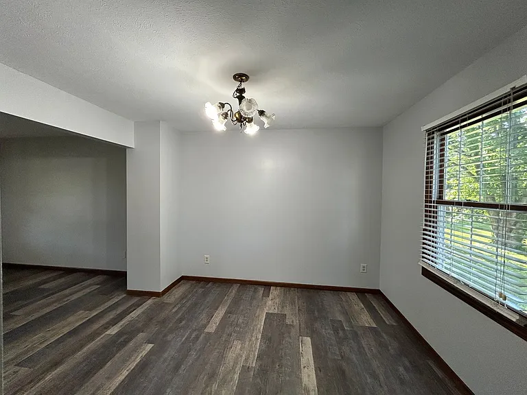 8659 Groveside Dr — Photo 9
