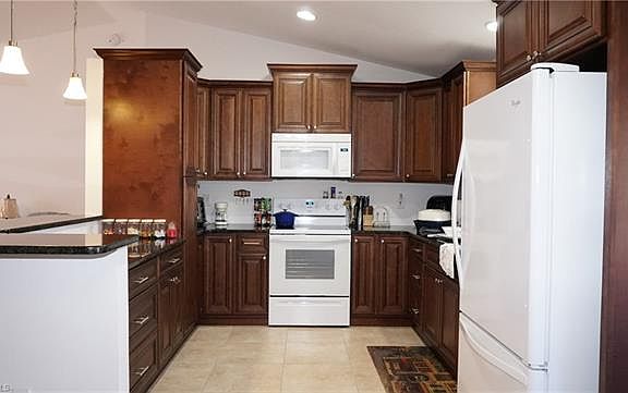 3rd image of 3023 SW 10th Pl