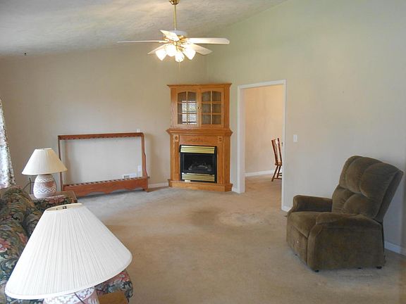 3rd image of 56 Bremble Dr