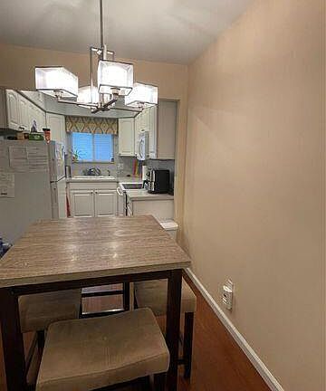 5th image of 42630 Plymouth Hollow Dr