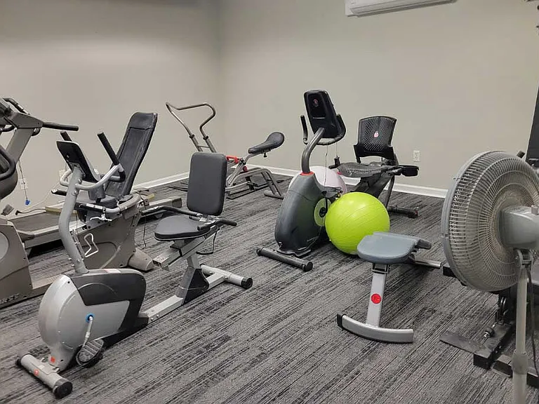 Glendale at the Mansion Apartments — Photo 23