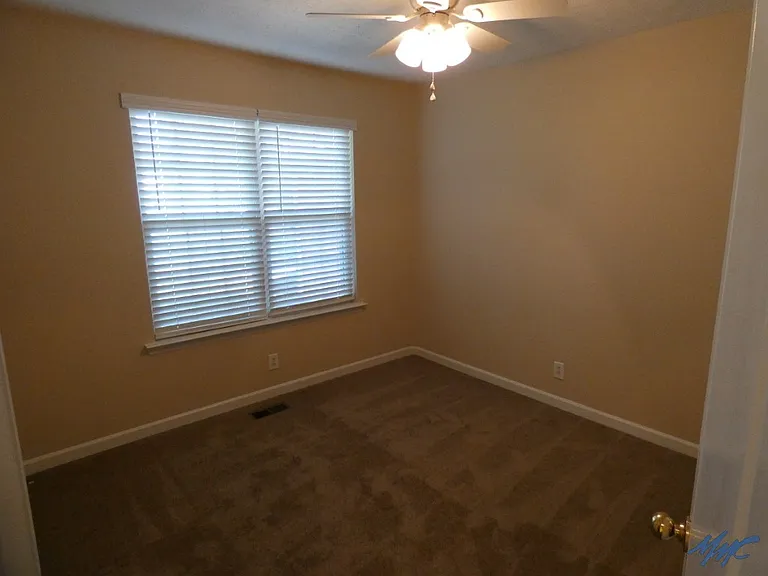 419 Conhocken Ct — Photo 39