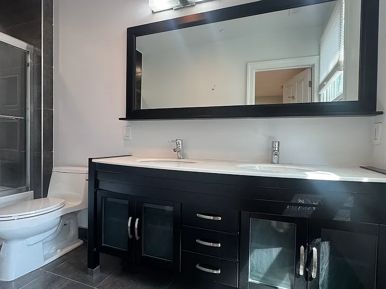 933 N Calvert St #B — Photo 15