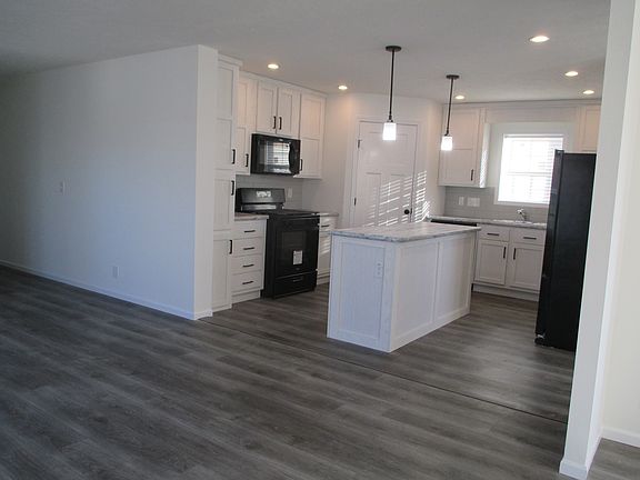 4th image of 14148 Wilson Dr