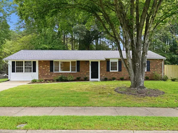 151 Winewood Dr, Locust Grove, VA 22508