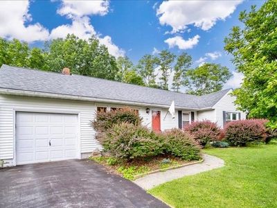 10 Gale Drive, Poughkeepsie, NY, 12603
