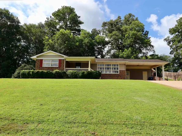 326 Chickasaw Dr, Anniston, AL 36206