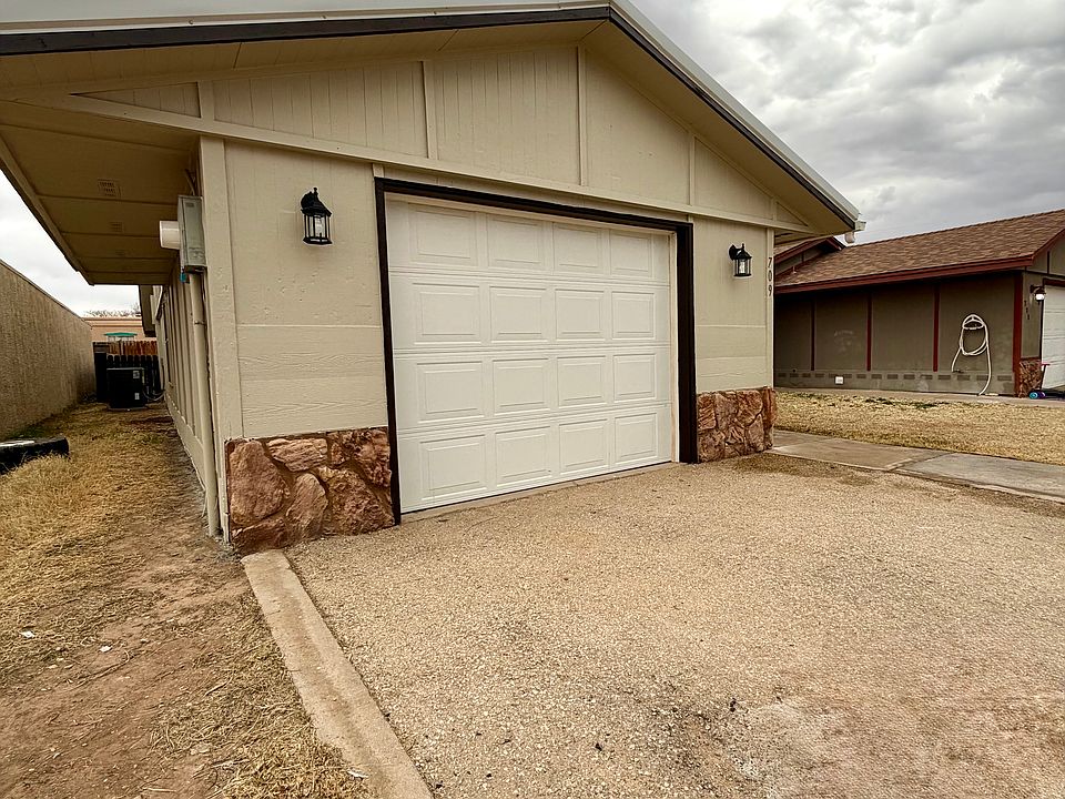 1st image of 709 Los Arboles