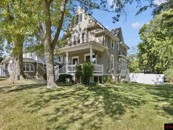 121 3rd Ave NE, Waseca, MN 56093