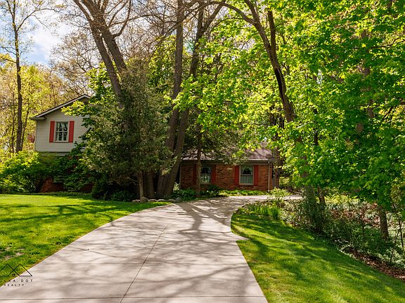 3rd image of 2895 Parkway Pl