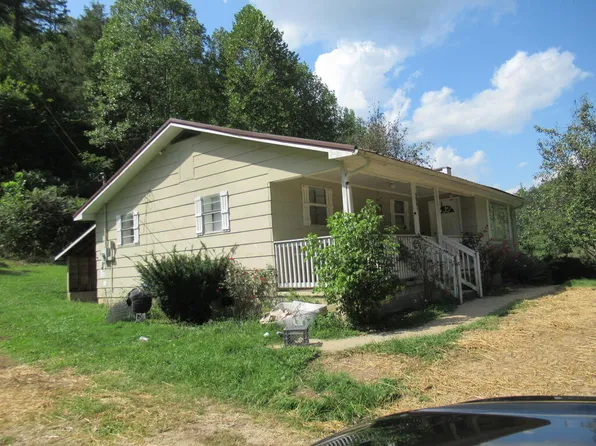 227 Lower Twin Br, Staffordsville, KY 41256