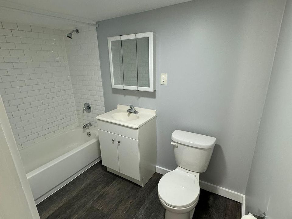 2nd image of 71 Lafayette St APT 1
