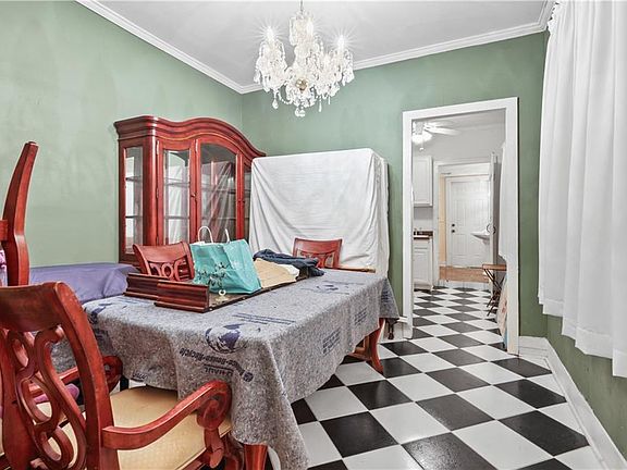 3rd image of 3011-13 Annunciation St