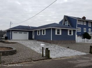 5 Longpoint Dr, Brick, NJ 08723