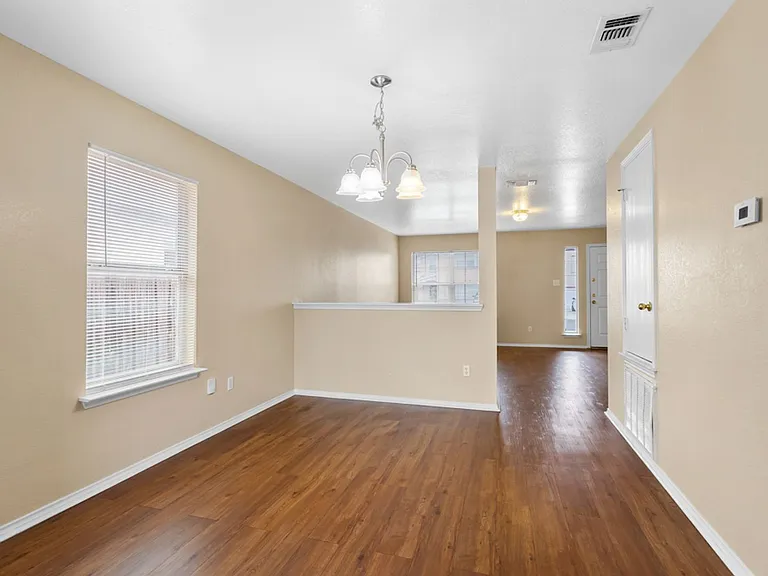 8304 Heights Valley — Photo 9