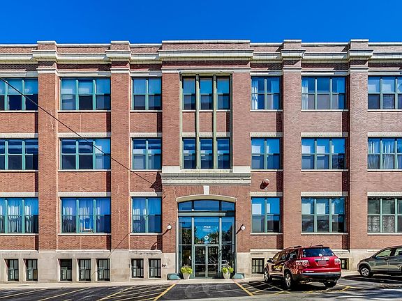 2nd image of 601 Linden Pl APT 120