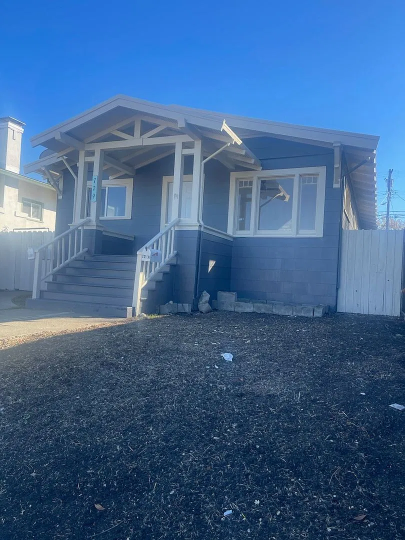 729a — Photo 2