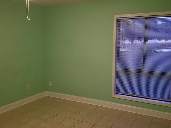 5th image of 11052 Camfield Ct APT 002