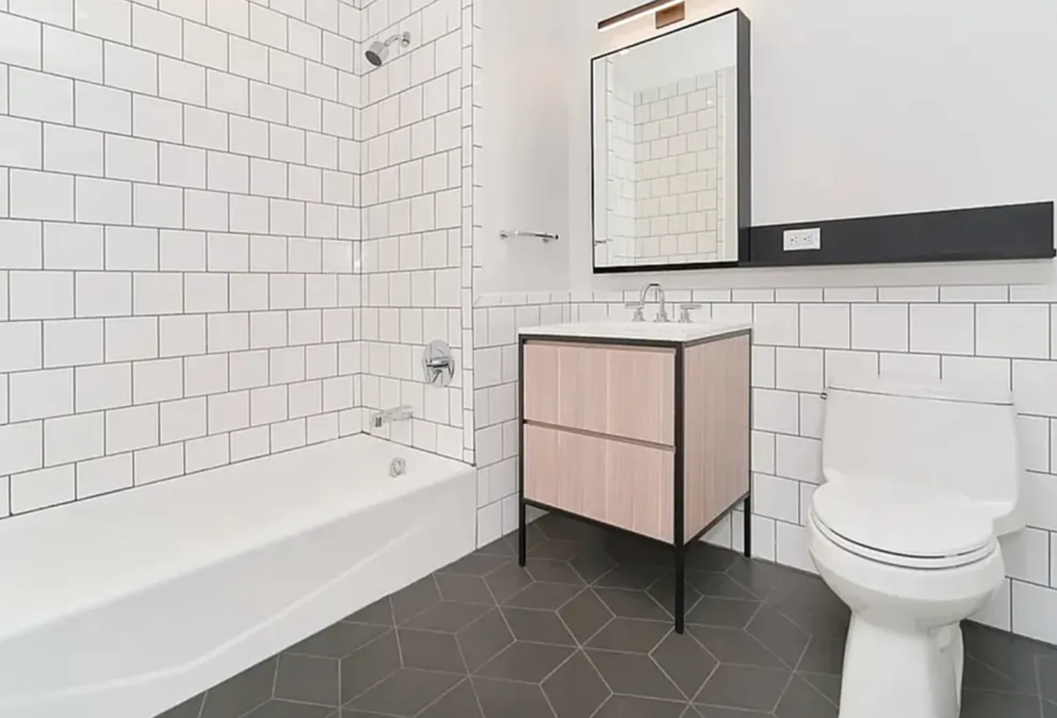 658 Driggs Avenue — Photo 4