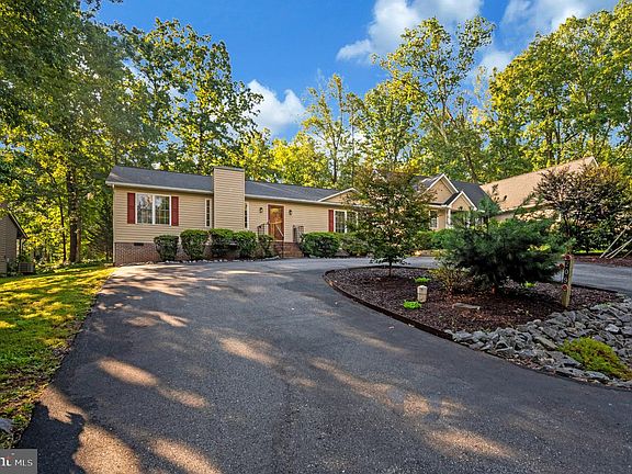 2nd image of 209 Edgehill Dr