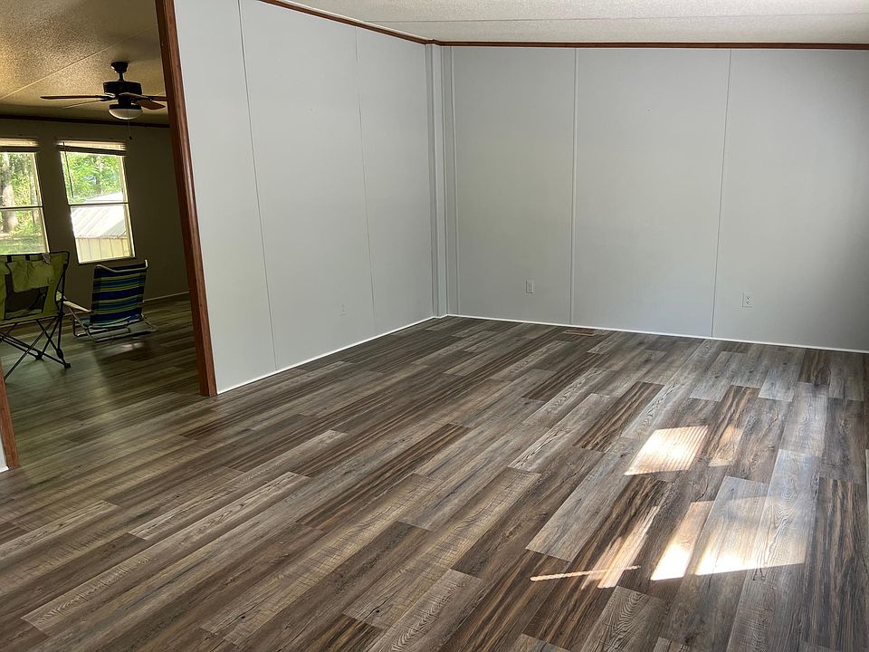 2nd image of 127 Fieldmont Cir