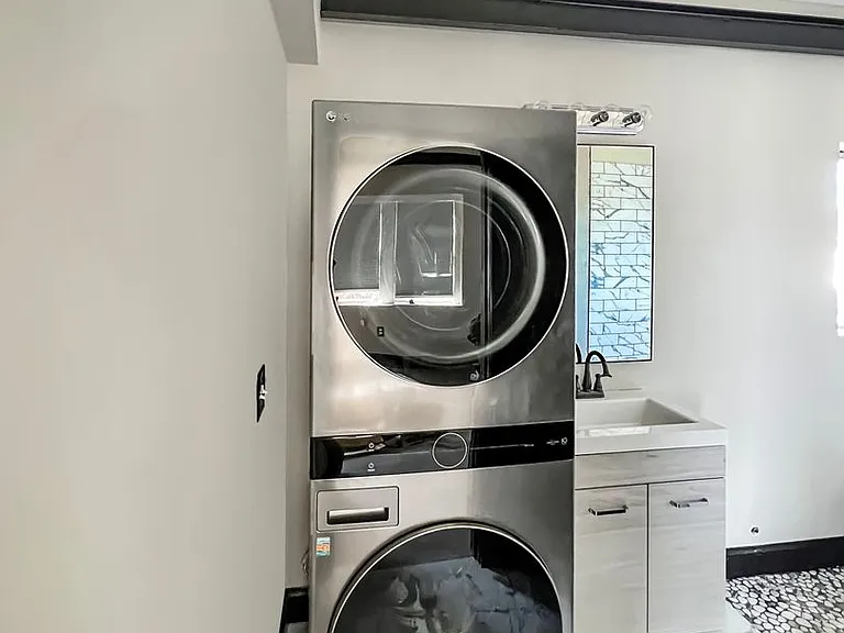 7 Avenue D — Photo 12