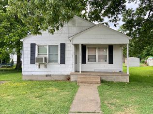 109 E Castor St, Dexter, MO 63841