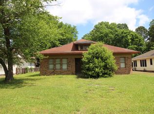 415 E Main St, Charleston, MS 38921