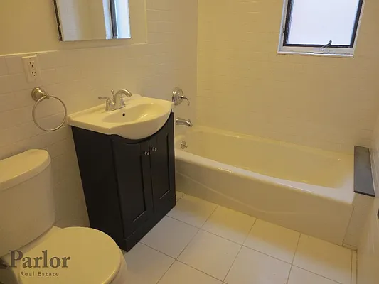 Rented by Parlor Real Estate Corp | media 9