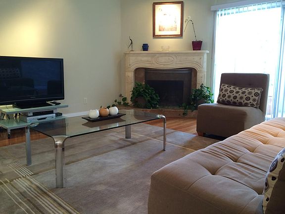5th image of 923 17th St