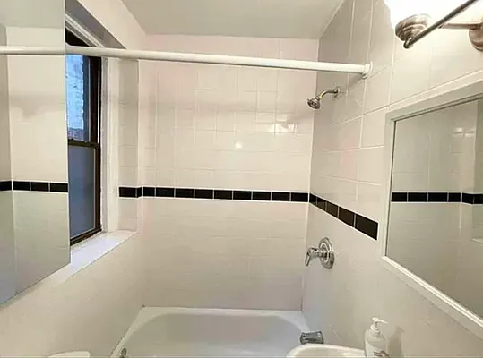 Rented by Century 21 Premier  | media 7