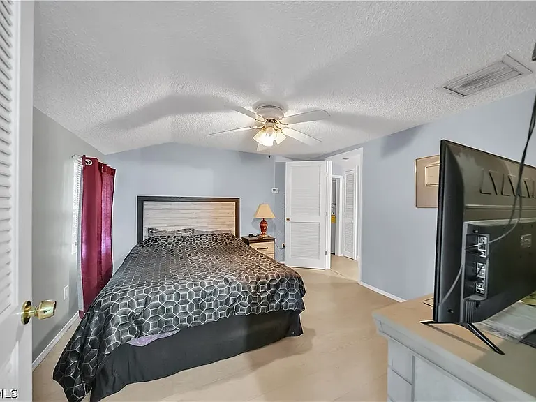 182 W Mariana Ave — Photo 6