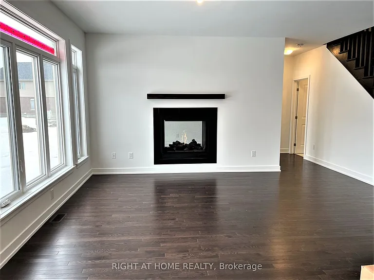 902 Duxbury Ln — Photo 11