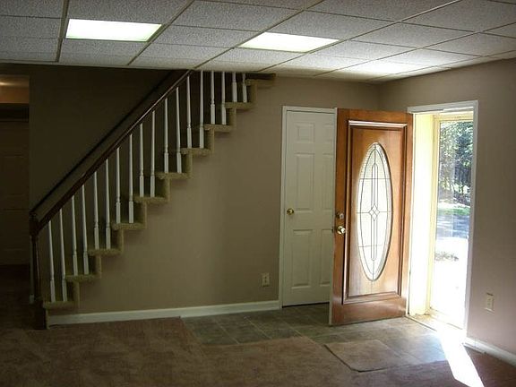5th image of 351 Maple Wood Dr