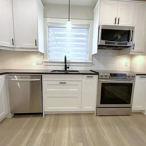 1748 Hall Ave #MAIN — Photo 7