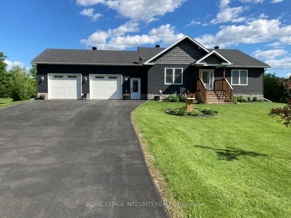 165 Bristow Dr, Montague, ON K7A 5B8