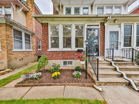 4th image of 2107 W Washington St
