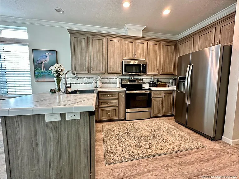 352 NE Starboard Dr — Photo 6