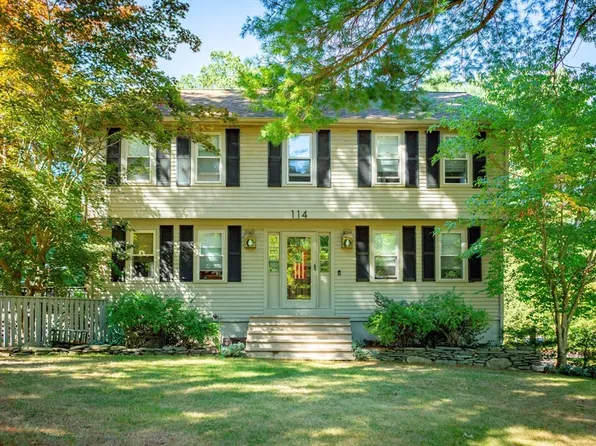 114 Graham Hill Dr, Hanover, MA 02339