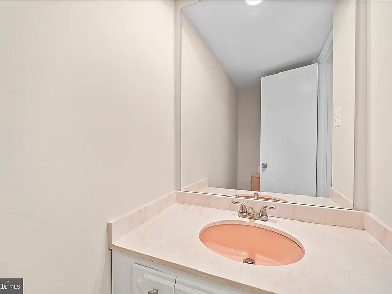 3221 Adams Ct — Photo 12